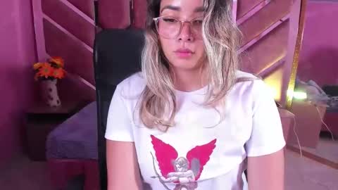 Snapshot of olivia_fox69 chatting on 04/10/26, 03:01 OLIVIA online show from 04/10/26, 03:01