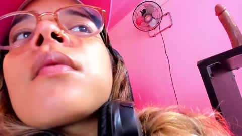 Snapshot of olivia_fox69 chatting on 05/29/26, 03:26 OLIVIA online show from 05/29/26, 03:26
