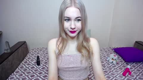 olivia_graceee online show from 02/08/25, 09:24