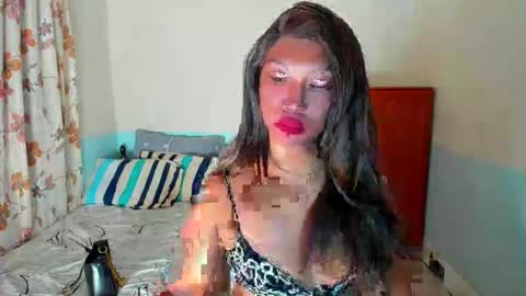 Snapshot of olivia_johnson69x chatting on 02/10/25, 01:01 OLIVIA online show from 02/10/25, 01:01