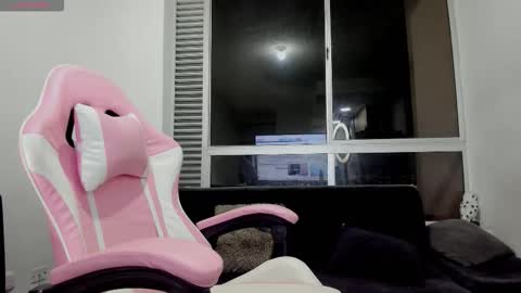 olivia_martine online show from 12/16/25, 04:39