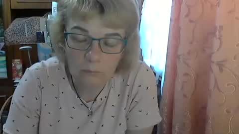 Snapshot of olivia_mia25 chatting on 05/06/26, 07:35 Olivia Mia online show from 05/06/26, 07:35