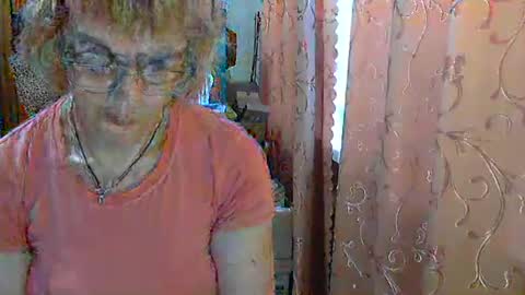 Snapshot of olivia_mia25 chatting on 05/19/26, 05:47 Olivia Mia online show from 05/19/26, 05:47