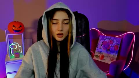 olivia_norton_ online show from 10/27/25, 04:22