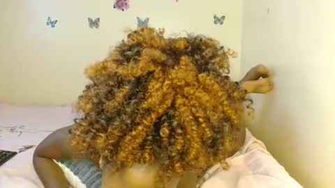 Snapshot of olivia_roxxyy chatting on 03/27/26, 09:32 olivia online show from 03/27/26, 09:32