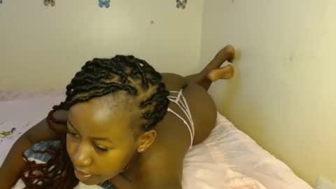 Snapshot of olivia_roxxyy chatting on 04/14/26, 09:15 olivia online show from 04/14/26, 09:15