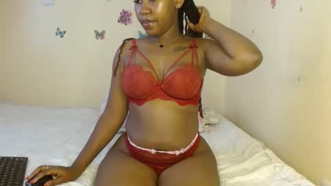 Snapshot of olivia_roxxyy chatting on 04/22/26, 07:55 olivia online show from 04/22/26, 07:55