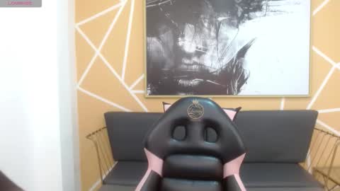 Snapshot of olivia_russo chatting on 01/11/26, 01:05 Olivia online show from 01/11/26, 01:05