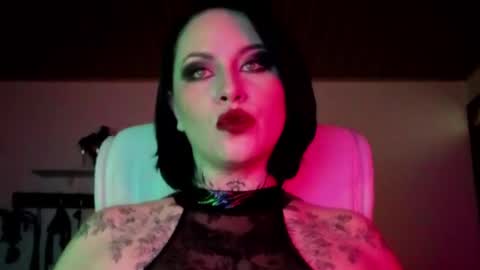   online show from 10/03/25, 03:14