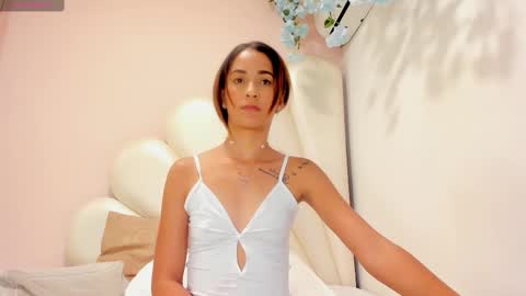 Snapshot of olivia_stevens_ chatting on 02/15/25, 10:52 Olivia online show from 02/15/25, 10:52