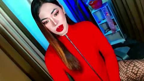 Snapshot of olivia_the_temptress27 chatting on 10/10/25, 07:40 Miss OLIVIA online show from 10/10/25, 07:40
