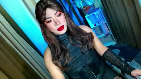 Snapshot of olivia_the_temptress27 chatting on 10/15/25, 08:36 Miss OLIVIA online show from 10/15/25, 08:36