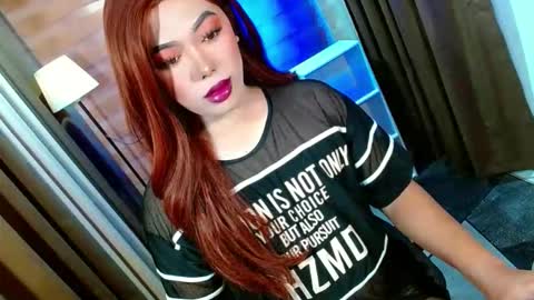 Snapshot of olivia_the_temptress27 chatting on 04/17/26, 09:01 Miss OLIVIA online show from 04/17/26, 09:01