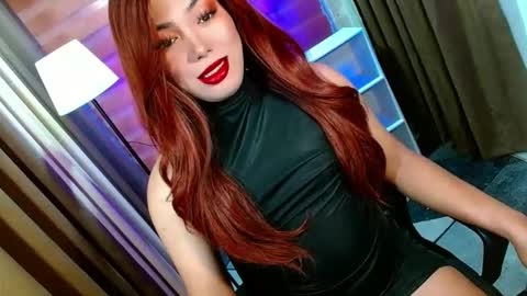 Snapshot of olivia_the_temptress27 chatting on 04/18/26, 09:02 Miss OLIVIA online show from 04/18/26, 09:02