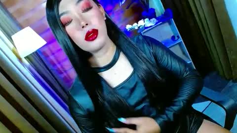 Snapshot of olivia_the_temptress27 chatting on 04/25/26, 09:23 Miss OLIVIA online show from 04/25/26, 09:23