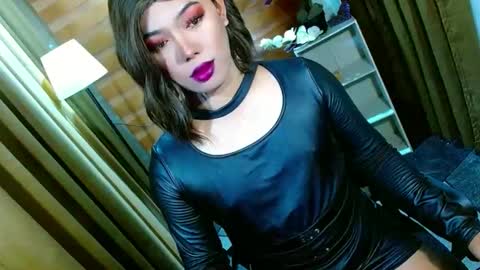 Snapshot of olivia_the_temptress27 chatting on 04/27/26, 09:18 Miss OLIVIA online show from 04/27/26, 09:18