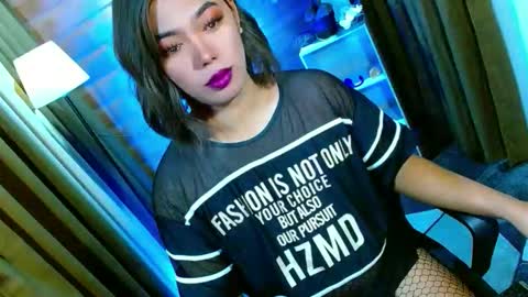 Snapshot of olivia_the_temptress27 chatting on 05/19/26, 05:47 Miss OLIVIA online show from 05/19/26, 05:47