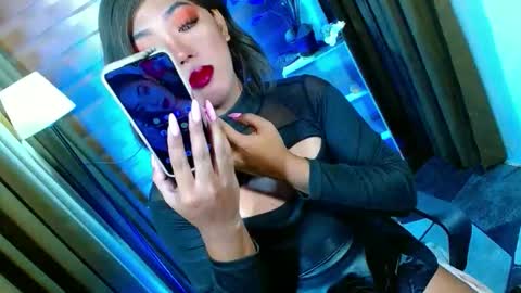 Snapshot of olivia_the_temptress27 chatting on 05/23/26, 08:40 Miss OLIVIA online show from 05/23/26, 08:40