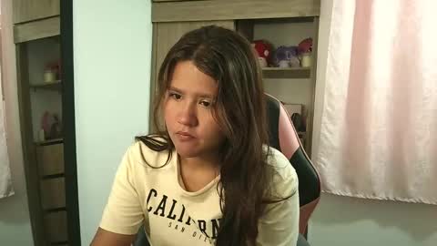 Olivia online show from 09/17/25, 12:51