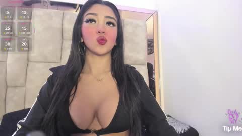 Snapshot of oliviaa_evans chatting on 03/29/26, 01:49 Olivia Evangelista online show from 03/29/26, 01:49