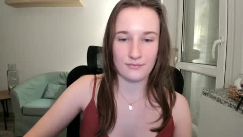 Snapshot of oliviaaa2003 chatting on 01/11/25, 07:38 Oliwiaa2004 online show from 01/11/25, 07:38