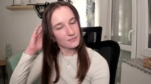 Snapshot of oliviaaa2003 chatting on 02/15/25, 09:26 Oliwiaa2004 online show from 02/15/25, 09:26