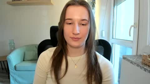 Snapshot of oliviaaa2003 chatting on 03/05/25, 01:06 Oliwiaa2004 online show from 03/05/25, 01:06