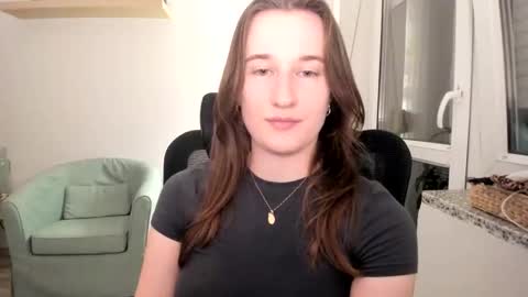 Snapshot of oliviaaa2003 chatting on 09/10/25, 08:53 Oliwiaa2004 online show from 09/10/25, 08:53