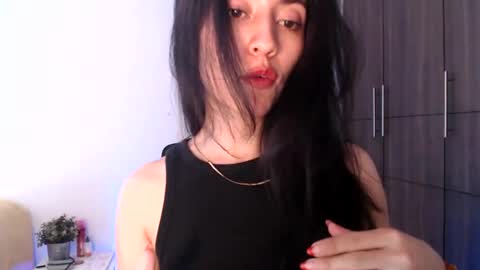 oliviaaa__ online show from 12/30/24, 04:29