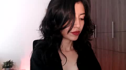oliviaaa__ online show from 01/03/25, 05:42