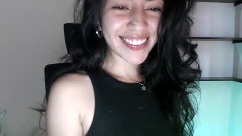 oliviaaa__ online show from 09/15/25, 10:54