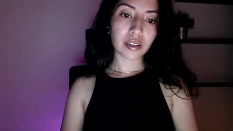 oliviaaa__ online show from 10/14/25, 12:00