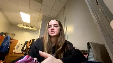 oliviaaraee online show from 02/04/26, 04:24