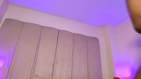 Snapshot of oliviabeneett chatting on 10/20/25, 09:26 My name is olivia but can you call me Oli online show from 10/20/25, 09:26