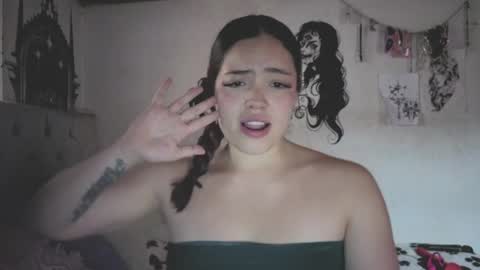 Snapshot of oliviabluee10 chatting on 03/25/26, 10:27 oliviabluee10 online show from 03/25/26, 10:27