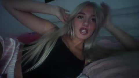 Snapshot of oliviacarterrr chatting on 10/02/25, 08:54 oliviacarterrr online show from 10/02/25, 08:54