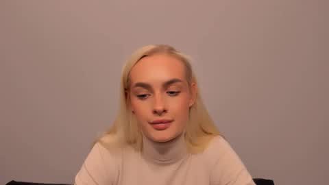 Snapshot of oliviahappy chatting on 02/20/26, 07:47 oliviaBeauty online show from 02/20/26, 07:47