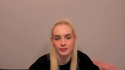 Snapshot of oliviahappy chatting on 02/21/26, 06:09 oliviaBeauty online show from 02/21/26, 06:09