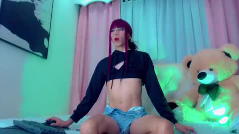 oliviahot01 online show from 11/28/25, 02:25