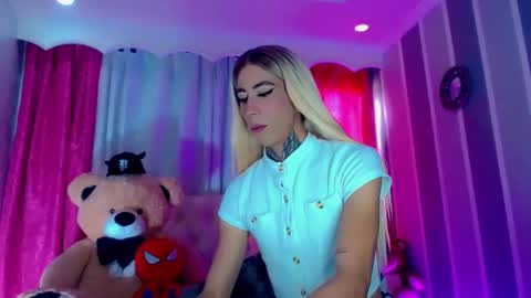 oliviahot01 online show from 03/27/26, 03:12