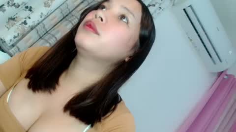 oliviahutton online show from 06/12/26, 06:45
