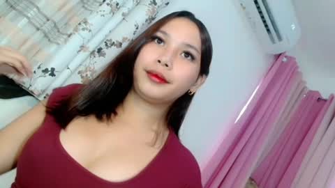 oliviahutton online show from 06/19/26, 05:56