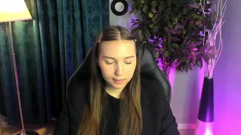 olivialangs online show from 03/24/26, 11:04