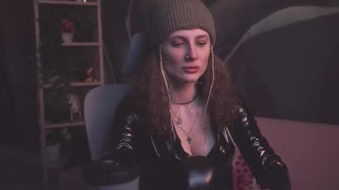 Snapshot of oliviamcclean chatting on 09/12/25, 08:42 Liv online show from 09/12/25, 08:42