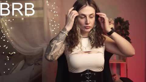 Snapshot of oliviamcclean chatting on 09/29/25, 08:24 Liv online show from 09/29/25, 08:24