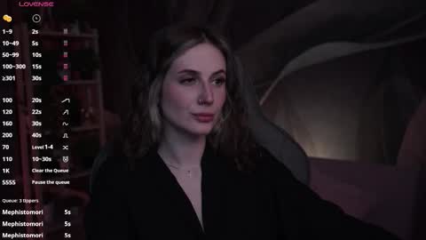 Snapshot of oliviamcclean chatting on 10/29/25, 04:37 Liv online show from 10/29/25, 04:37