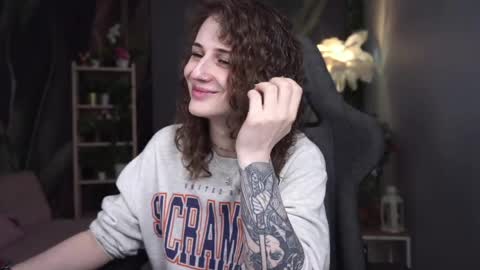 Snapshot of oliviamcclean chatting on 04/30/26, 11:20 Liv online show from 04/30/26, 11:20