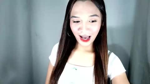 Snapshot of olivianiczxasshieerrraa6 chatting on 10/20/25, 09:54 NICOLE online show from 10/20/25, 09:54