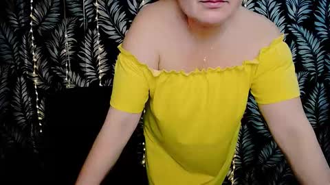 Snapshot of oliviaoskar_ chatting on 03/08/26, 12:20 Kelly online show from 03/08/26, 12:20