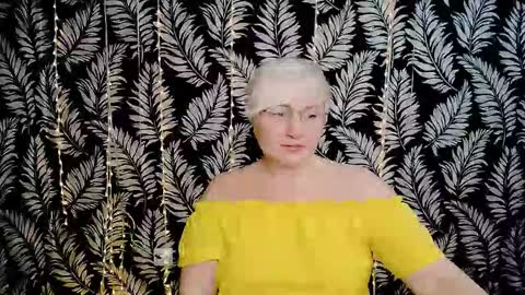 Snapshot of oliviaoskar_ chatting on 03/15/26, 12:44 Kelly online show from 03/15/26, 12:44